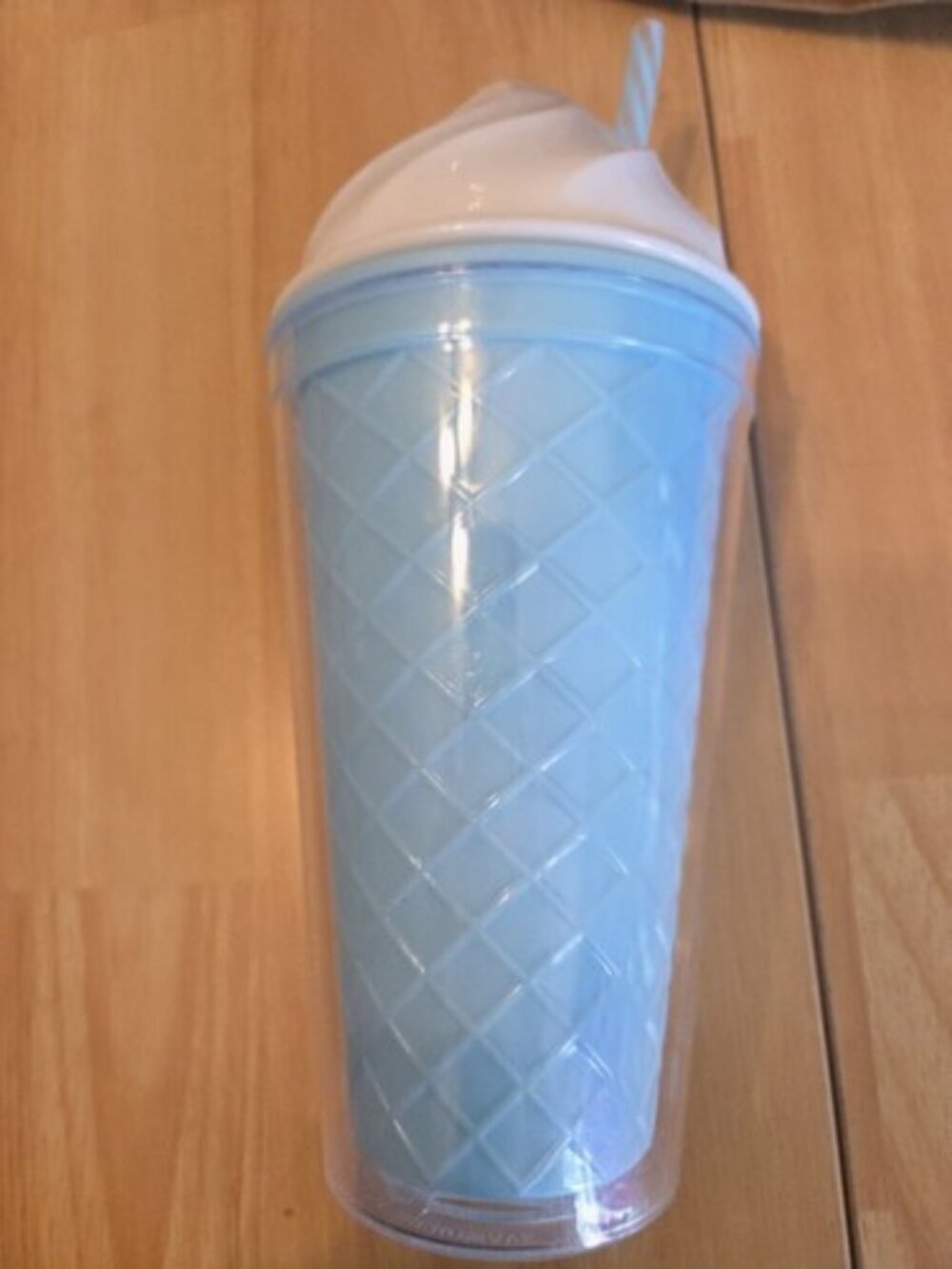 Bewaltz Blue/White Ice Cream Cone Shape BPA Free Plastic 20 Oz Travel Cup wStraw